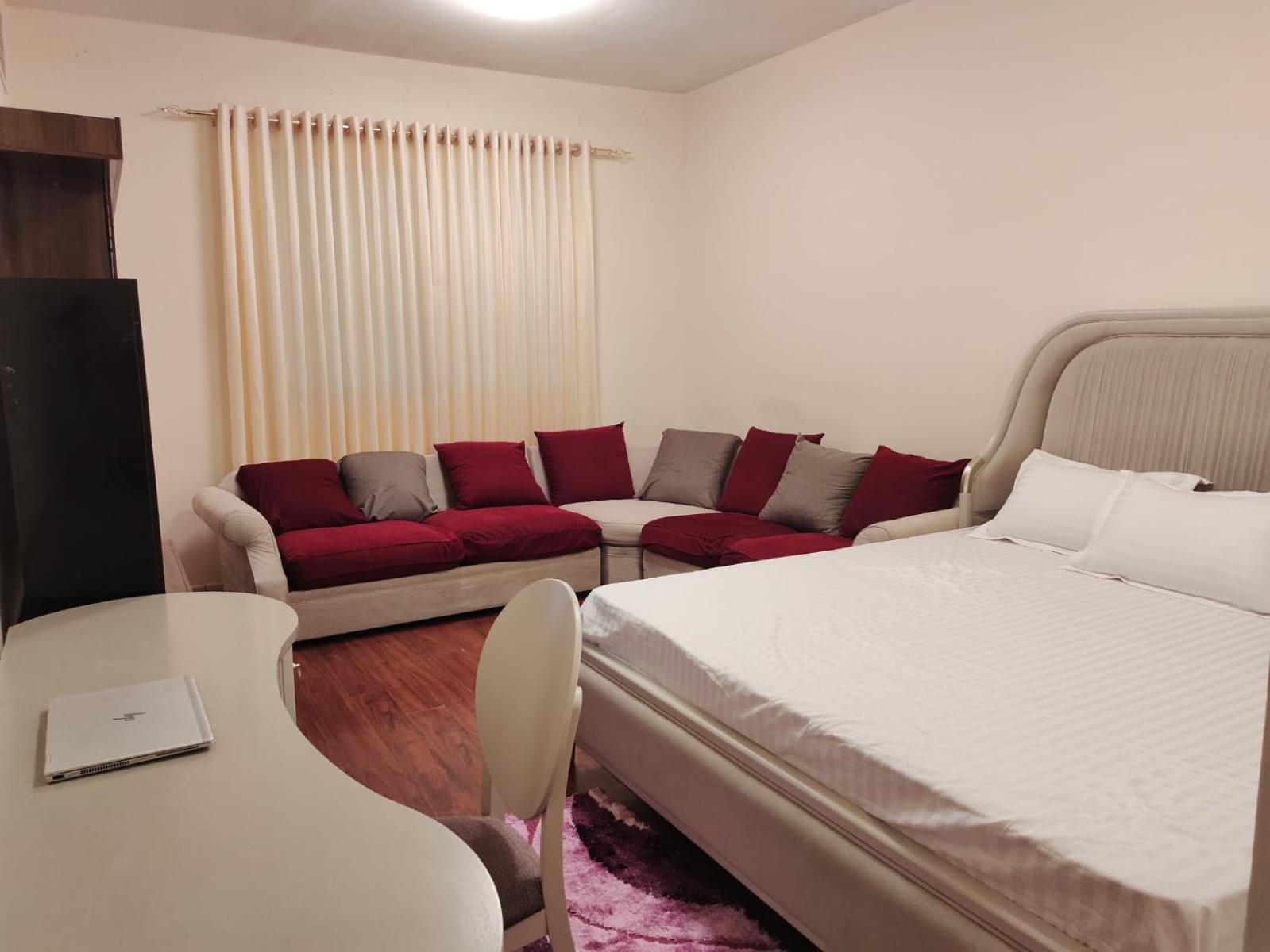 Arnim Suite - 3 Bedrooms Apartment Sharjah Buitenkant foto