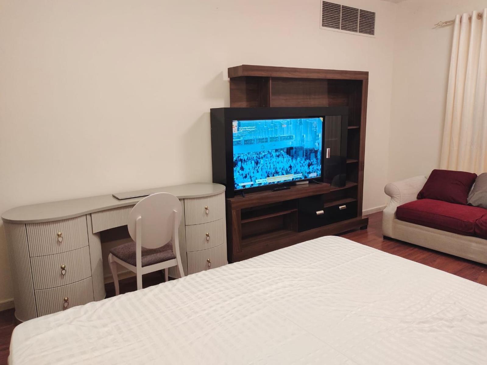 Arnim Suite - 3 Bedrooms Apartment Sharjah Buitenkant foto