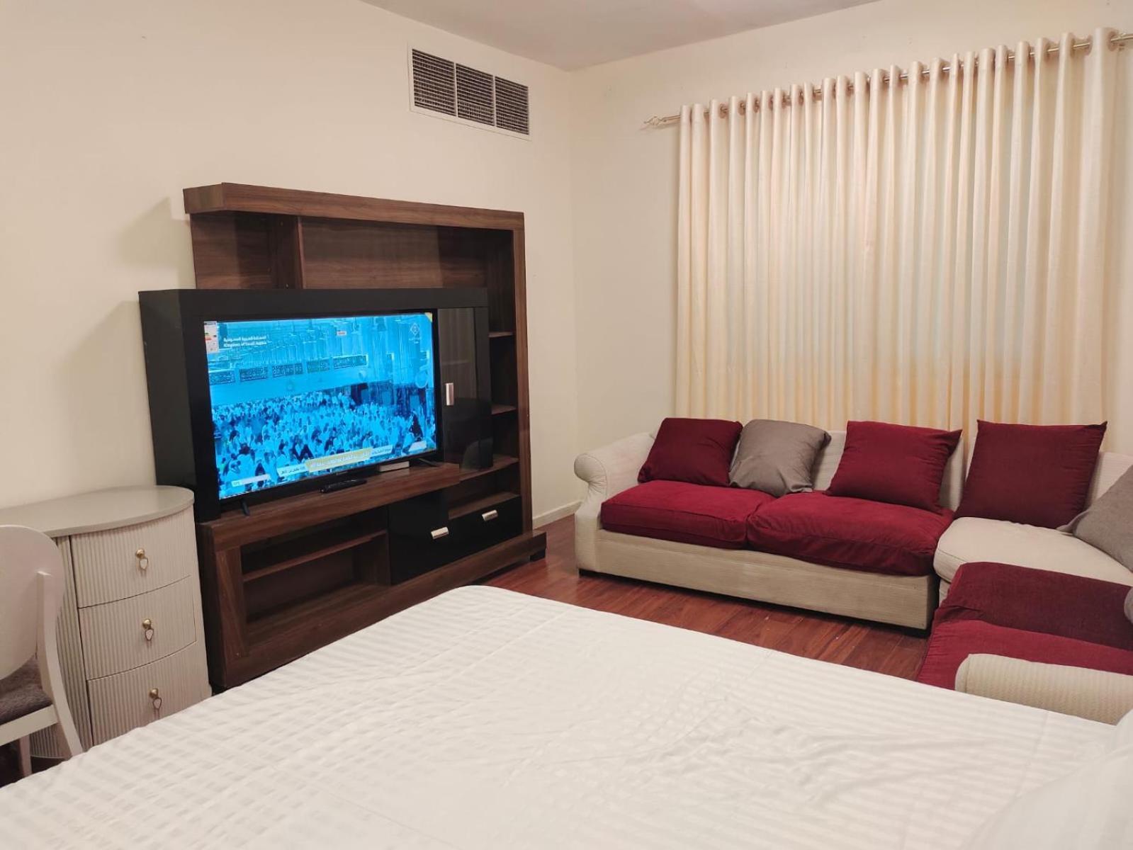Arnim Suite - 3 Bedrooms Apartment Sharjah Buitenkant foto