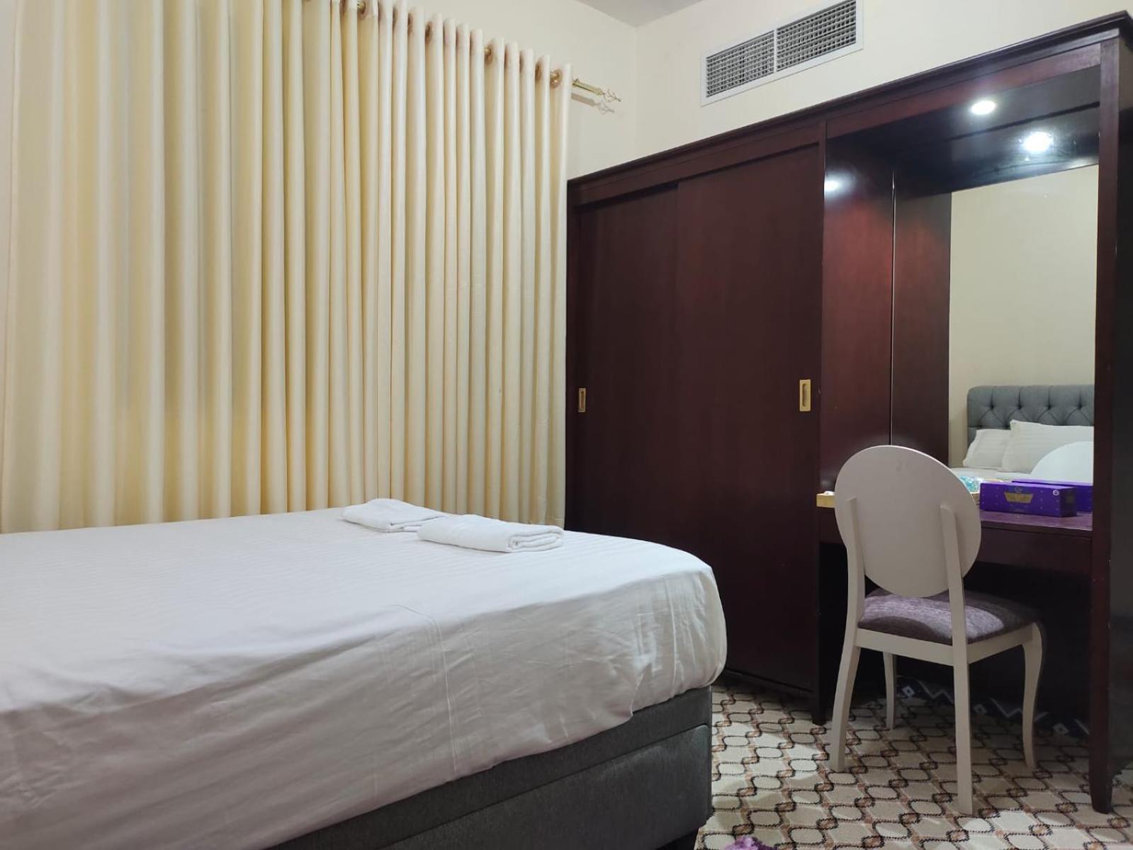 Arnim Suite - 3 Bedrooms Apartment Sharjah Buitenkant foto